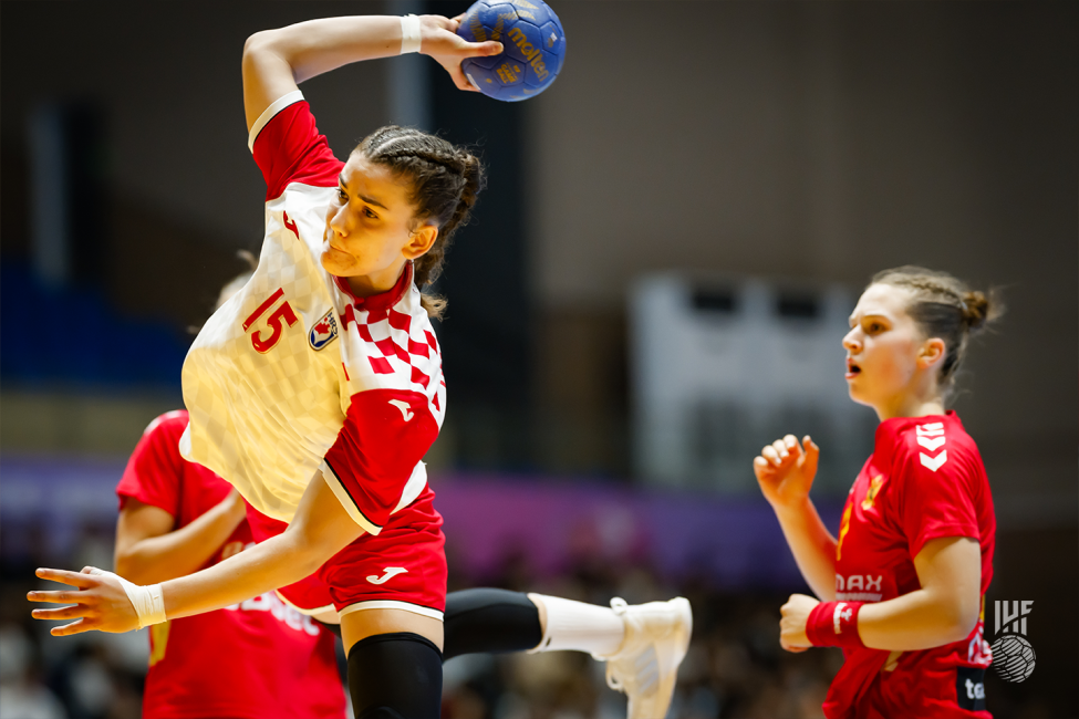 Croatia player shooting