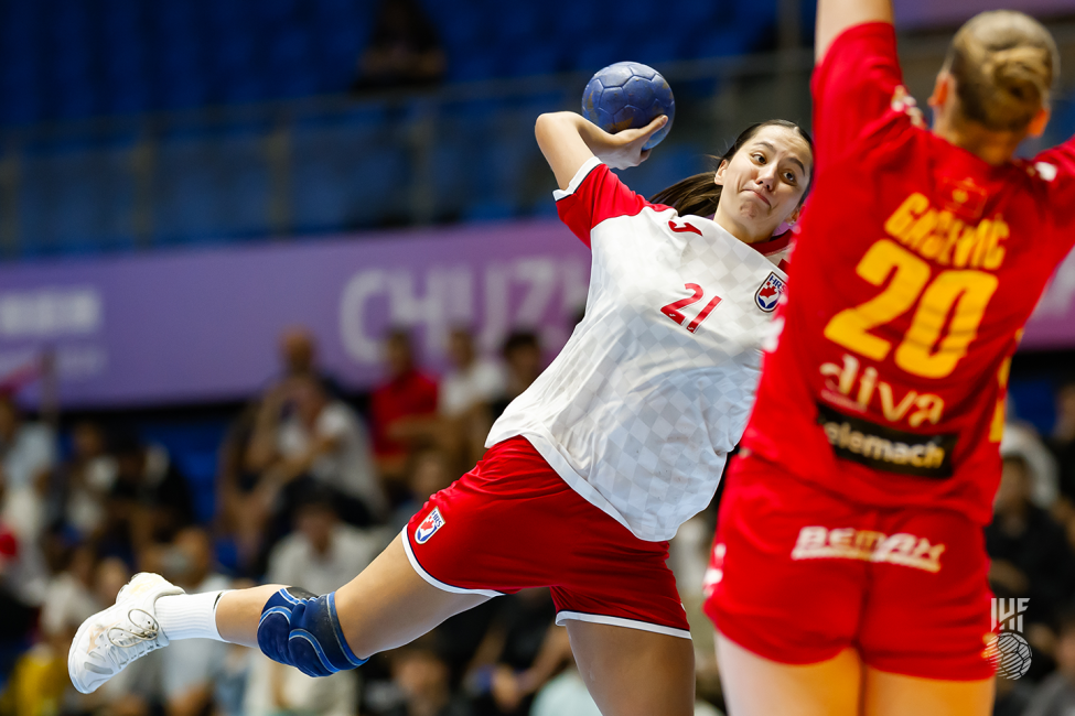Croatia player shooting