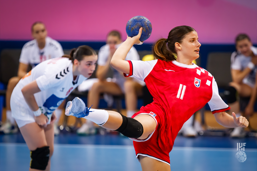 Croatia player shooting