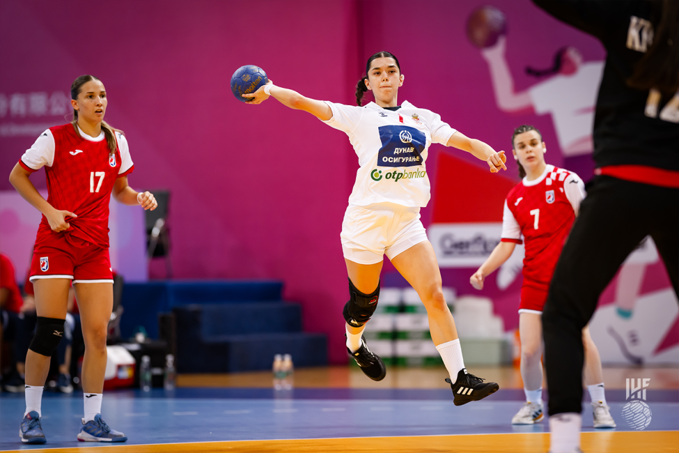 Serbia player shooting