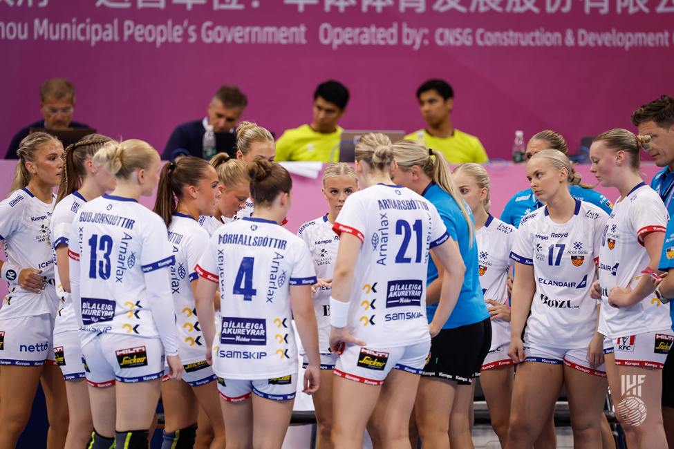Iceland team time out