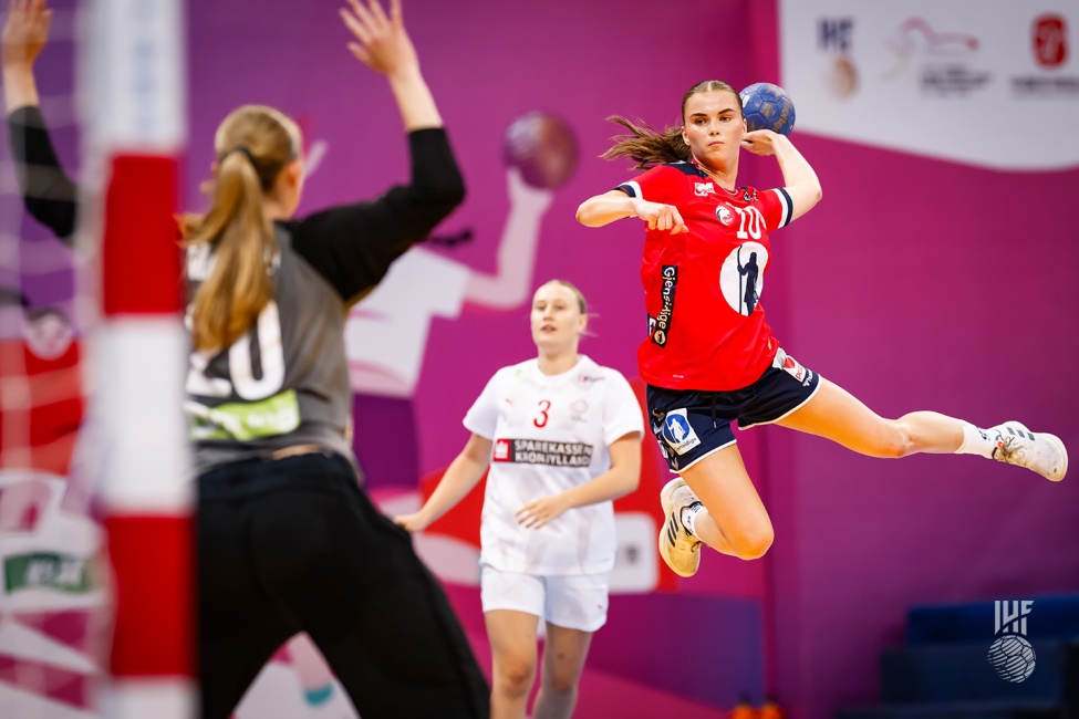 Norway player shooting