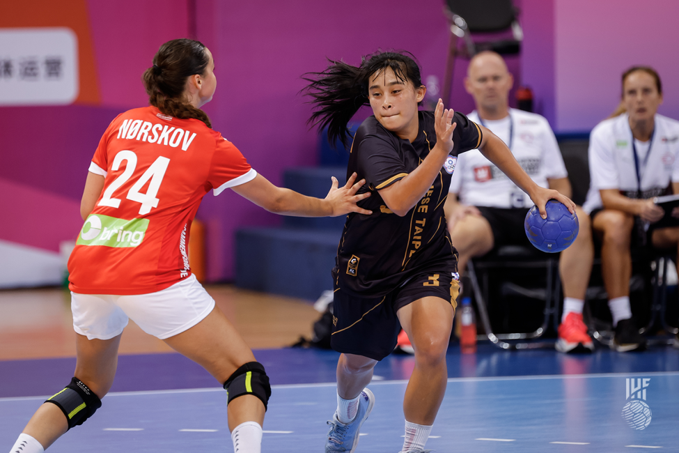 Chinese Taipei player attacking