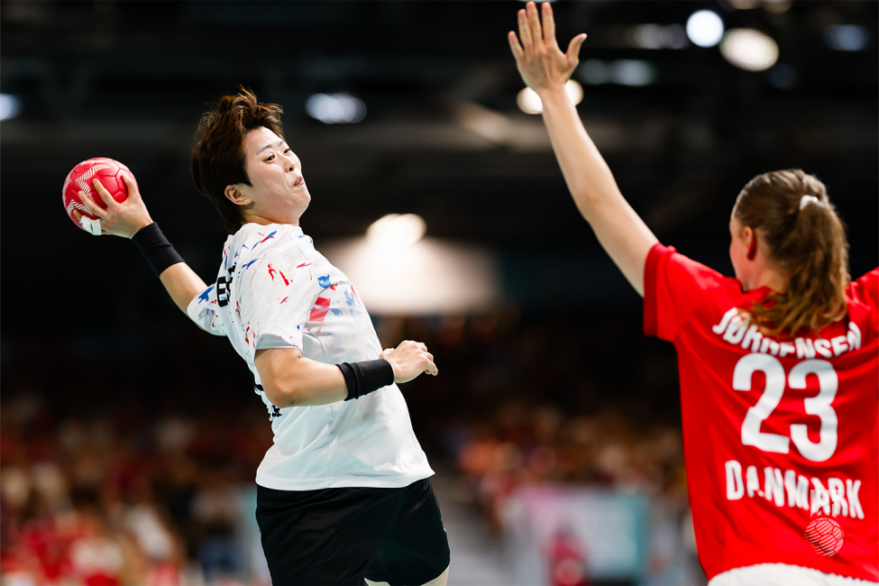 Paris 2024 women's handball Denmark vs Korea