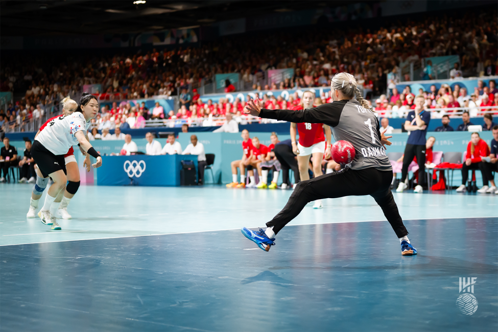 Paris 2024 women's handball Denmark vs Korea