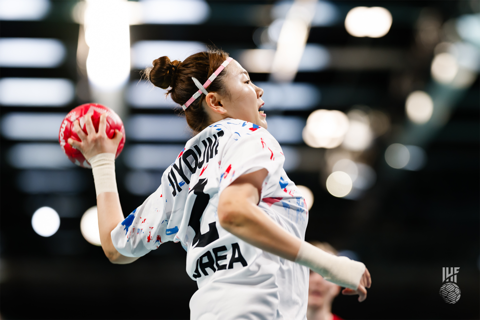 Paris 2024 women's handball Denmark vs Korea