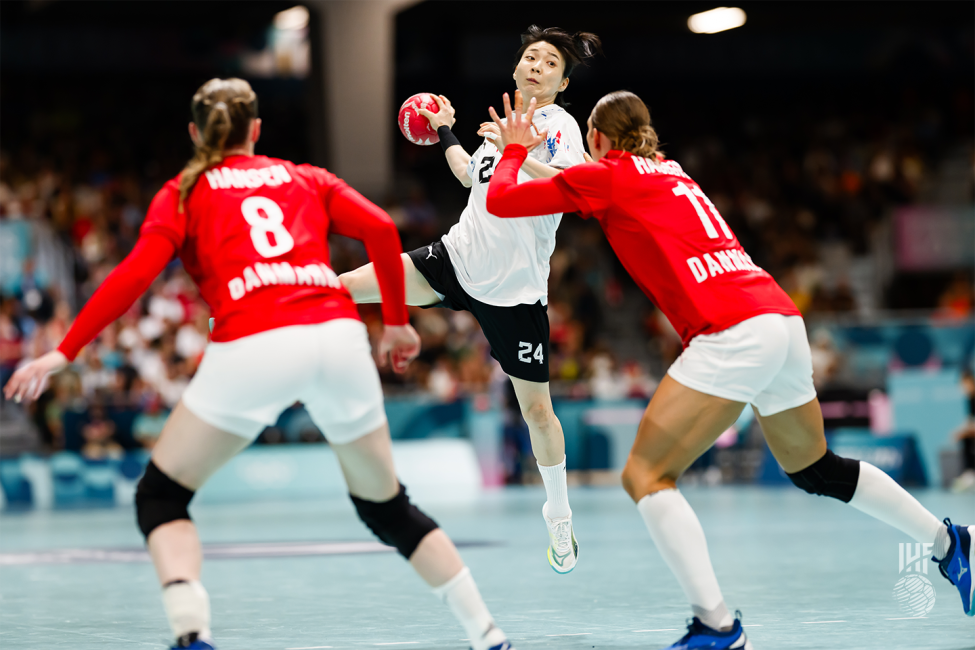 Paris 2024 women's handball Denmark vs Korea