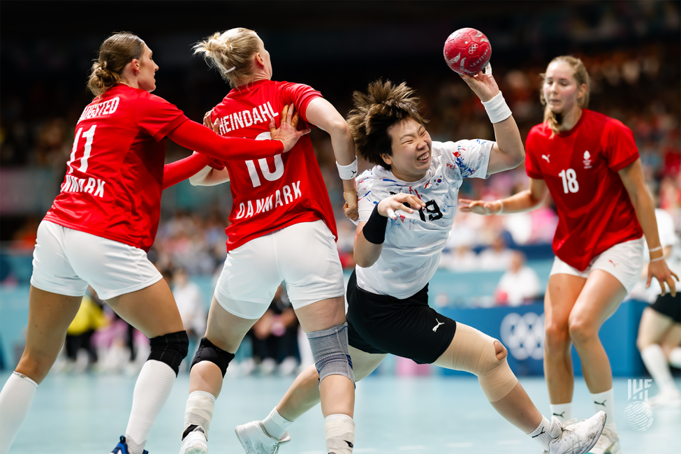 Paris 2024 women's handball Denmark vs Korea