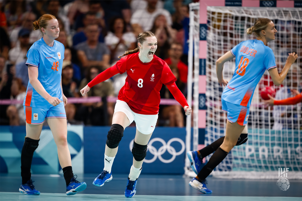 Paris 2024 women's handball Denmark vs Netherlands