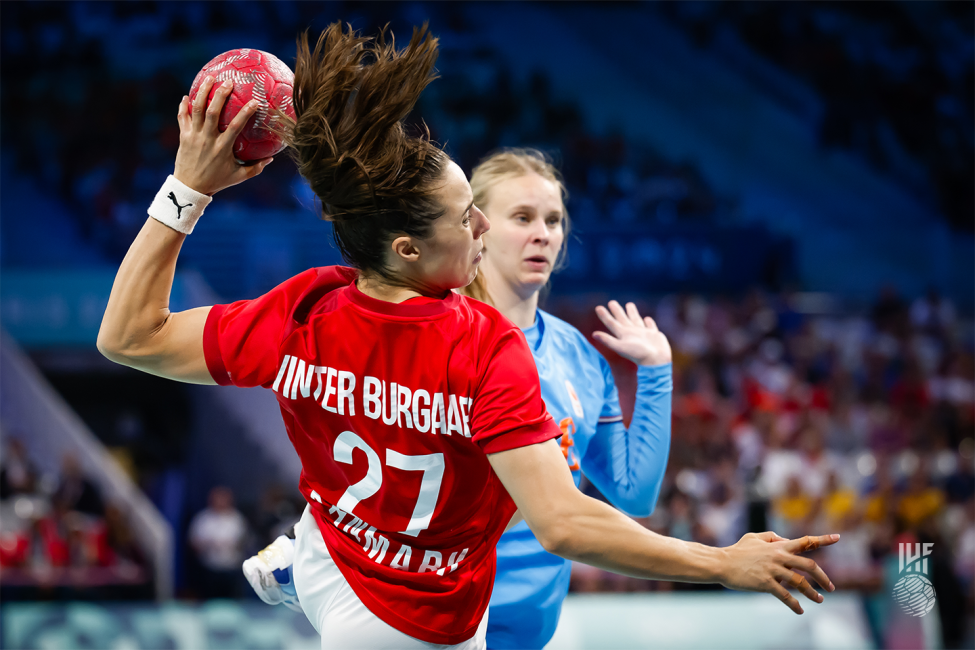 Paris 2024 women's handball Denmark vs Netherlands
