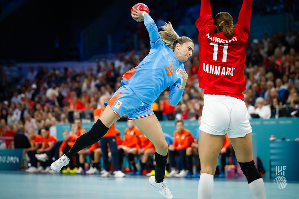 Paris 2024 women's handball Denmark vs Netherlands