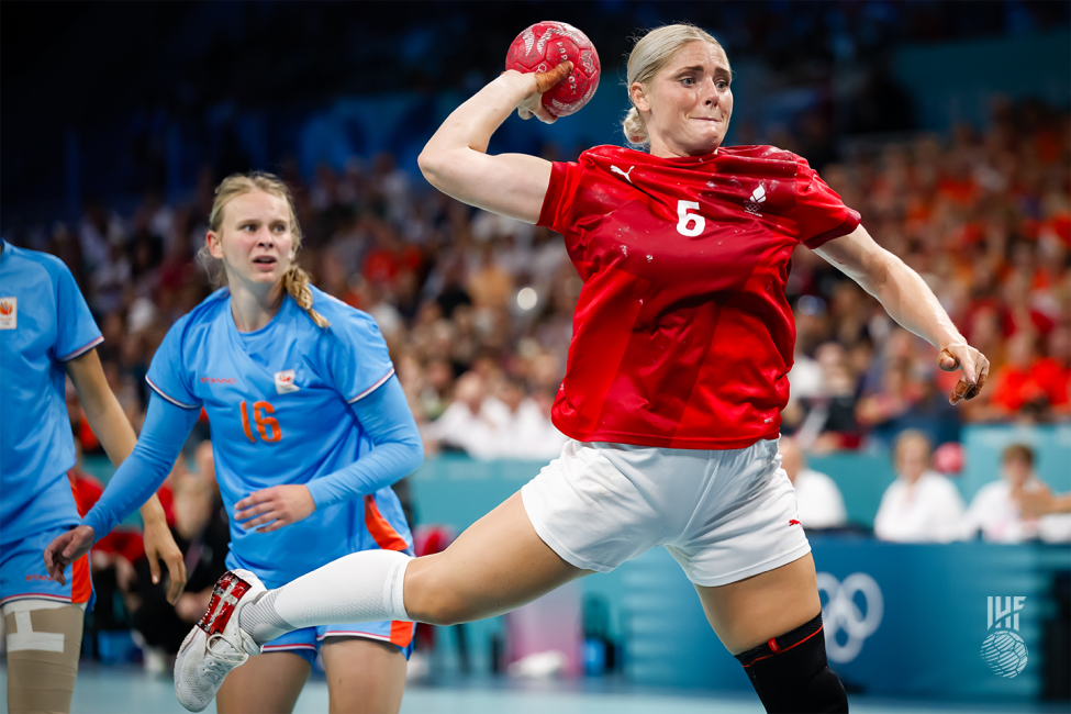 Paris 2024 women's handball Denmark vs Netherlands