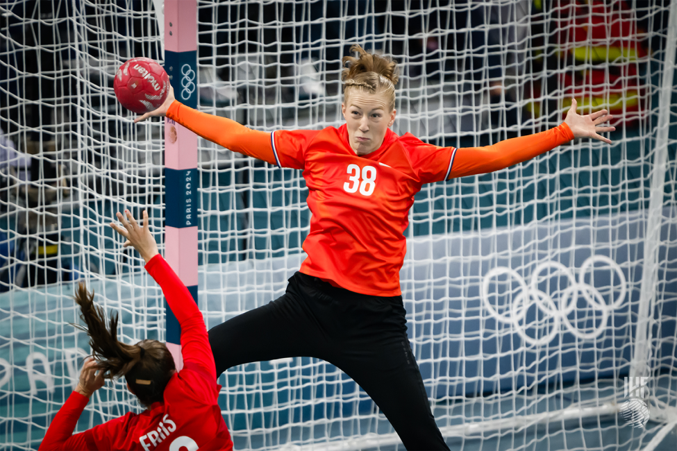 Paris 2024 women's handball Denmark vs Netherlands