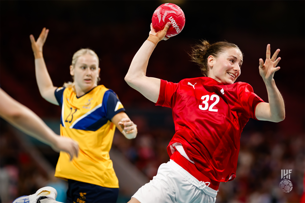 Paris 2024 women's handball Denmark vs Sweden