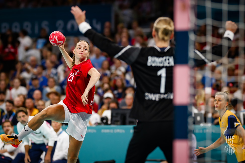 Paris 2024 women's handball Denmark vs Sweden