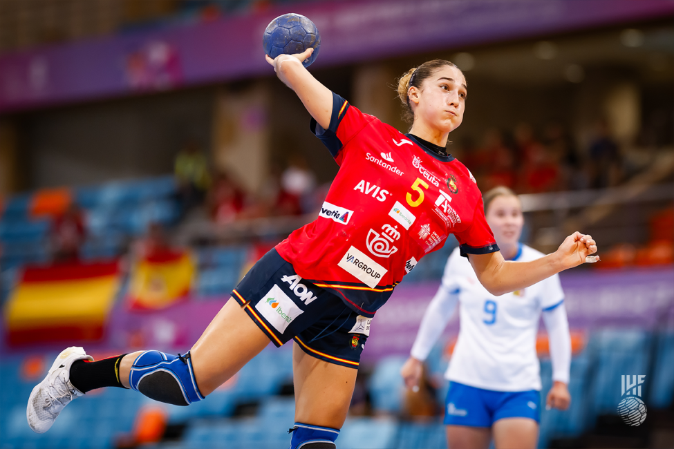 Spain player shooting