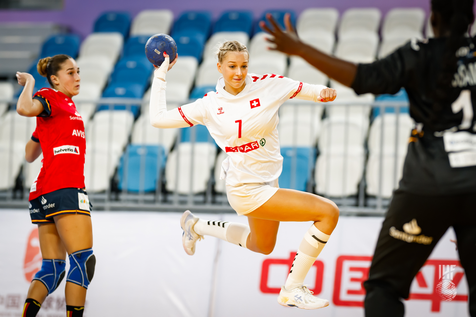 Switzerland player shooting