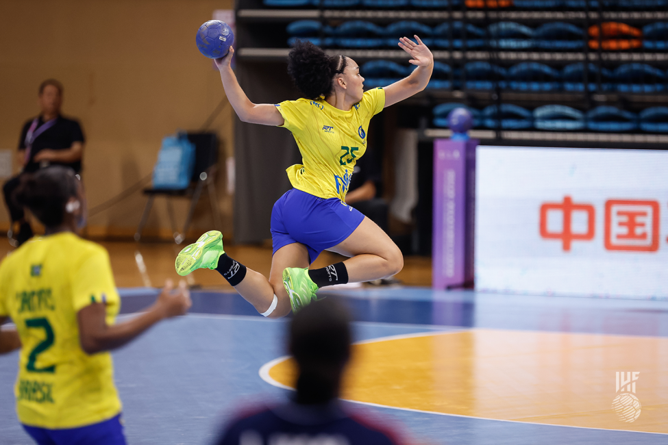 Brazil player shooting