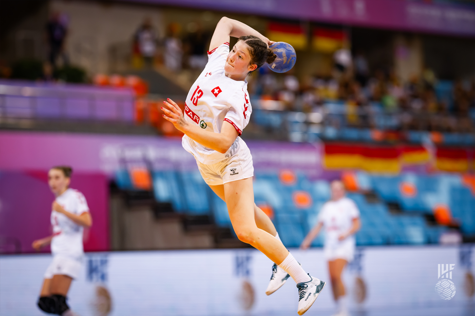 Switzerland player shooting