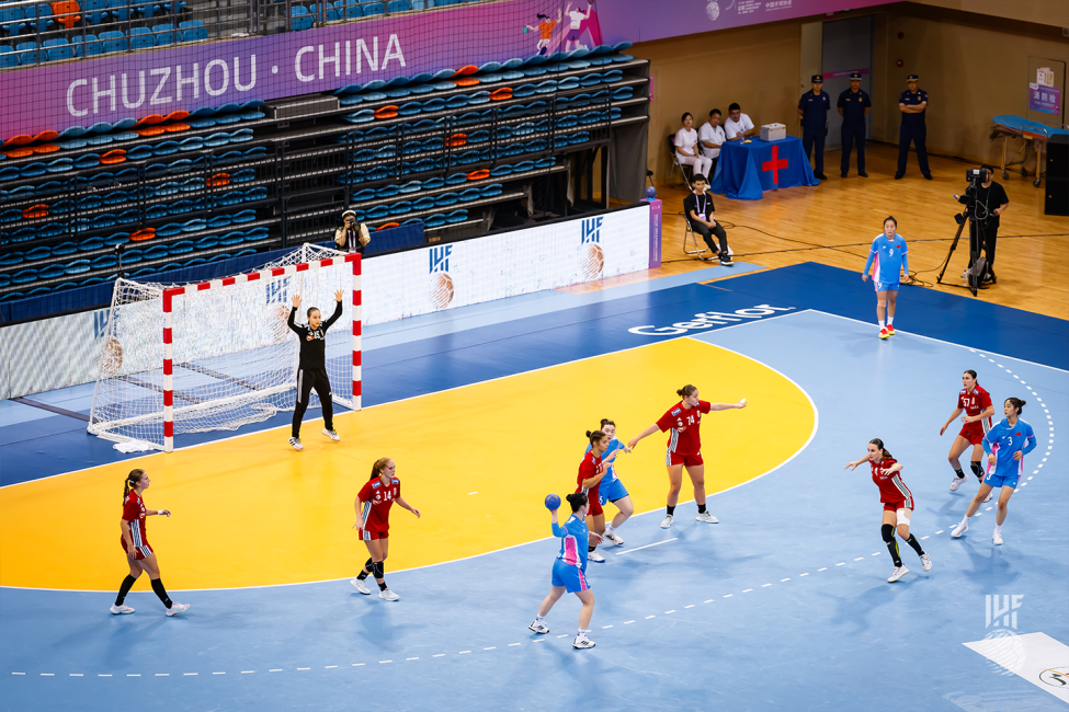 China player attacking