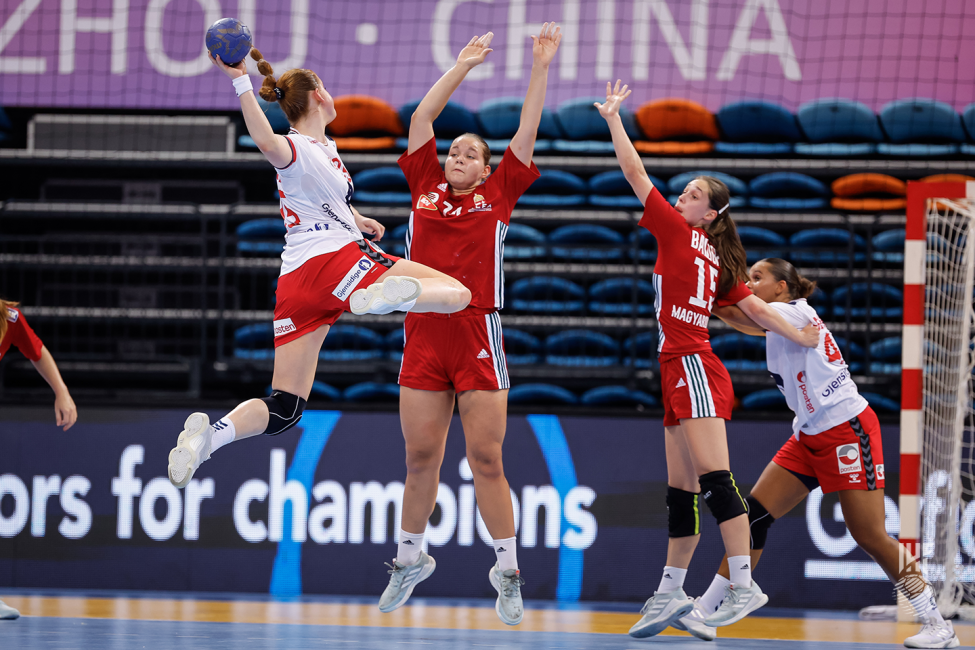 Norway player shooting