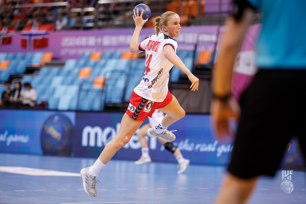 Norway player shooting