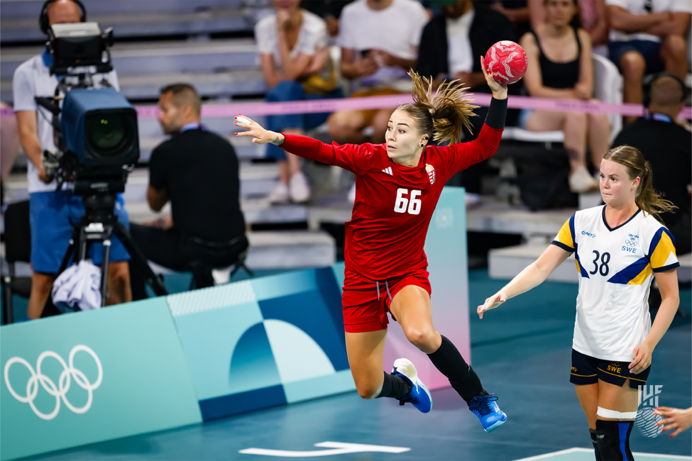 Paris 2024 women's handball Hungary vs Sweden