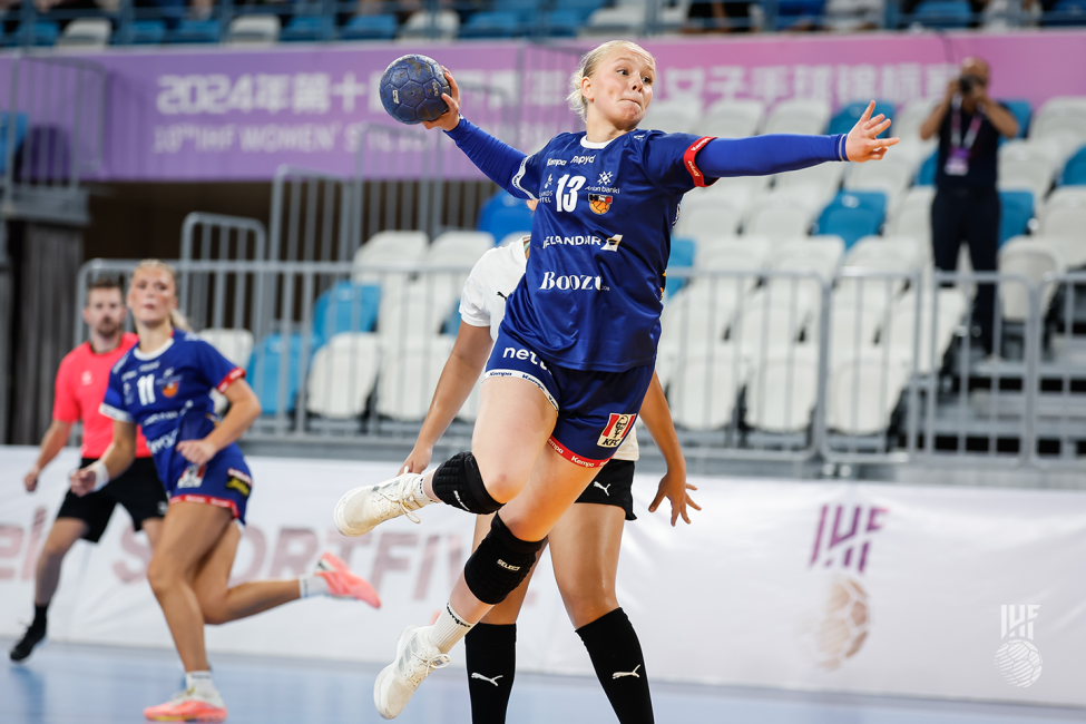 Iceland player shooting