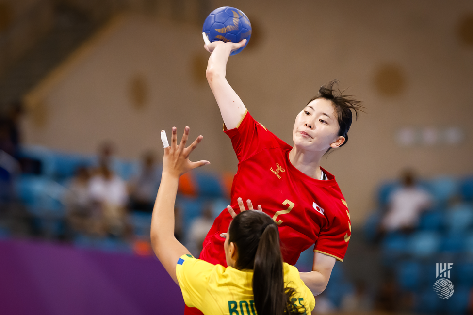 Japan player shooting