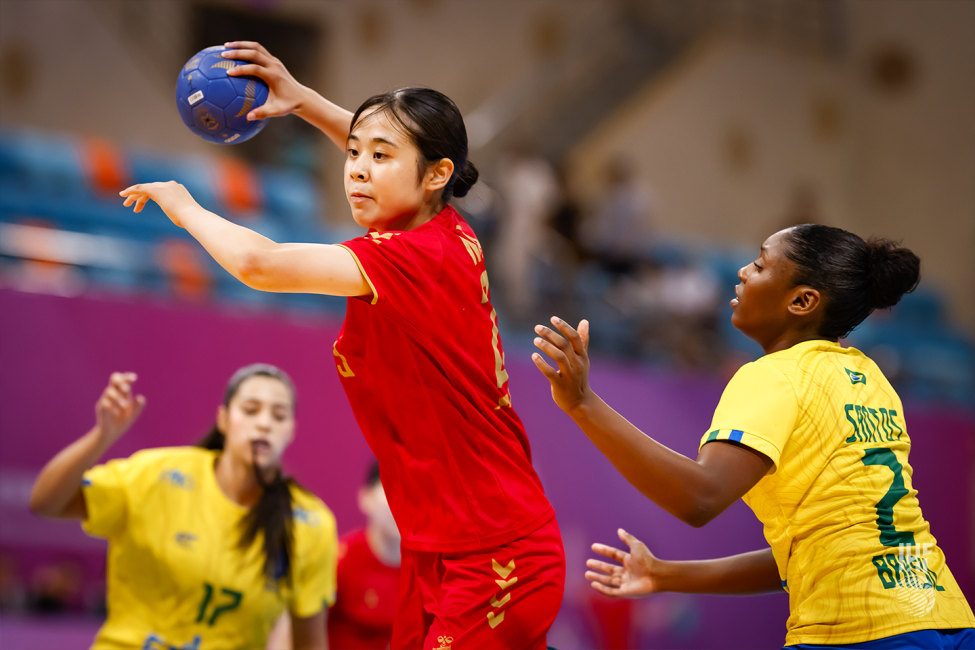 Japan player shooting