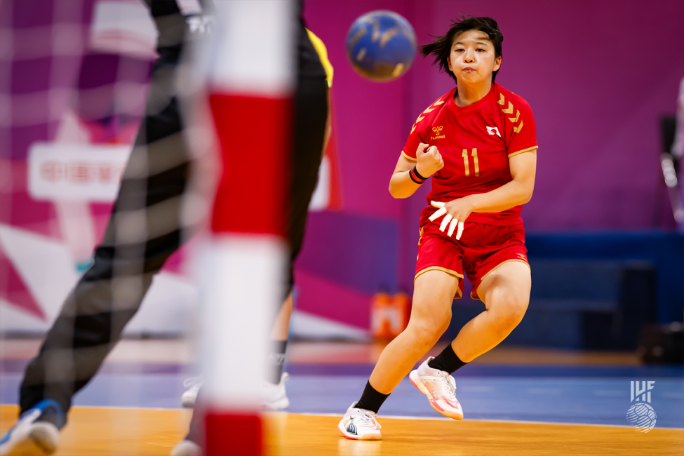 Japan player shooting