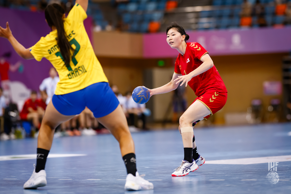 Japan player shooting