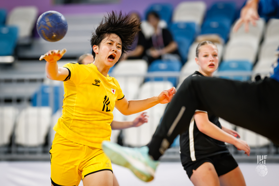 Japan player shooting