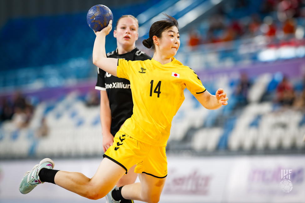 Japan player shooting