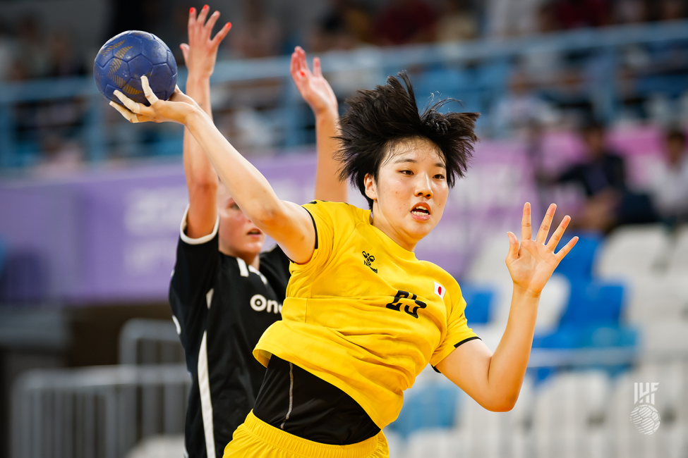 Japan player shooting