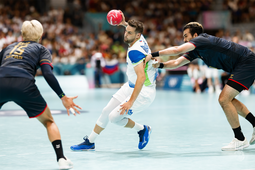 Paris 2024 men's handball Japan vs Slovenia
