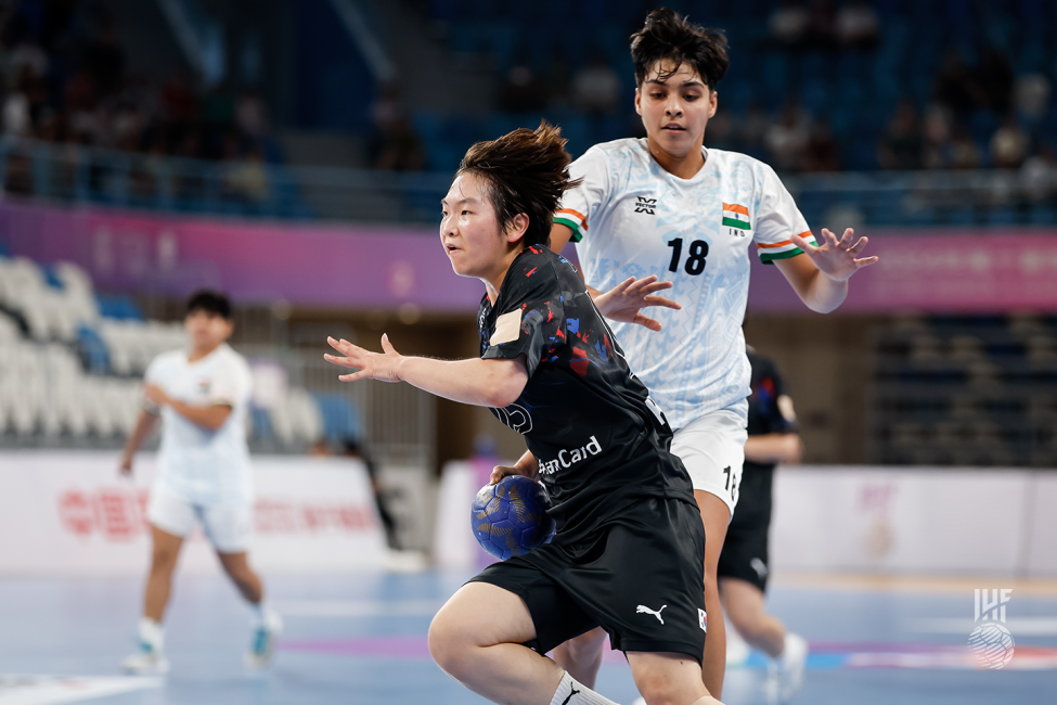 Korea player attacking