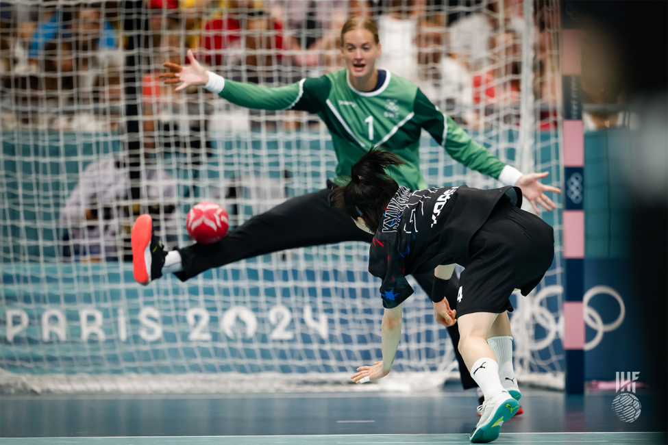 Paris 2024 women's handball Republic of Korea vs Sweden