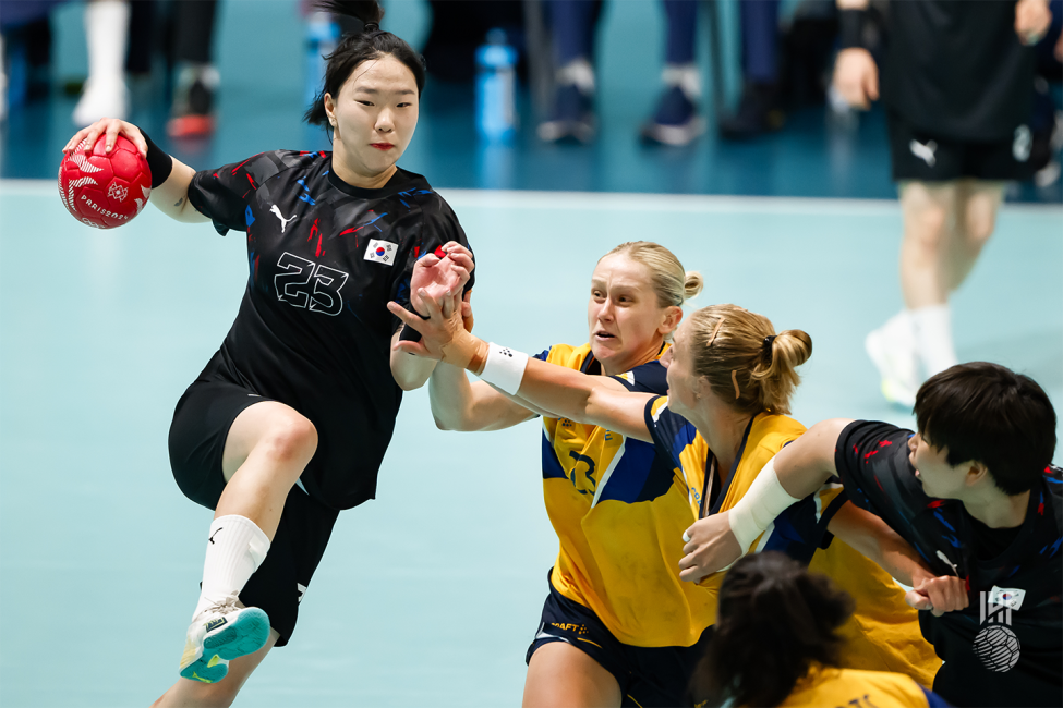 Paris 2024 women's handball Republic of Korea vs Sweden