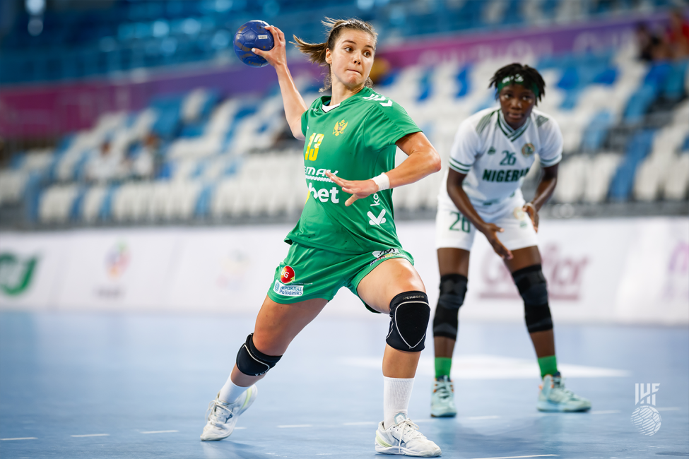 Montenegro player shooting