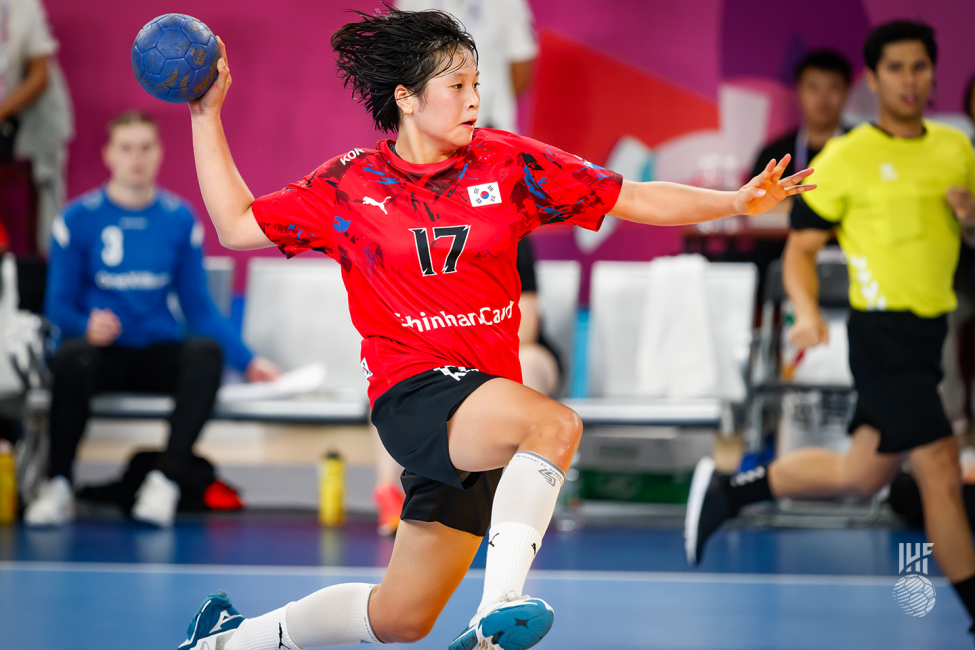 Korea player shooting
