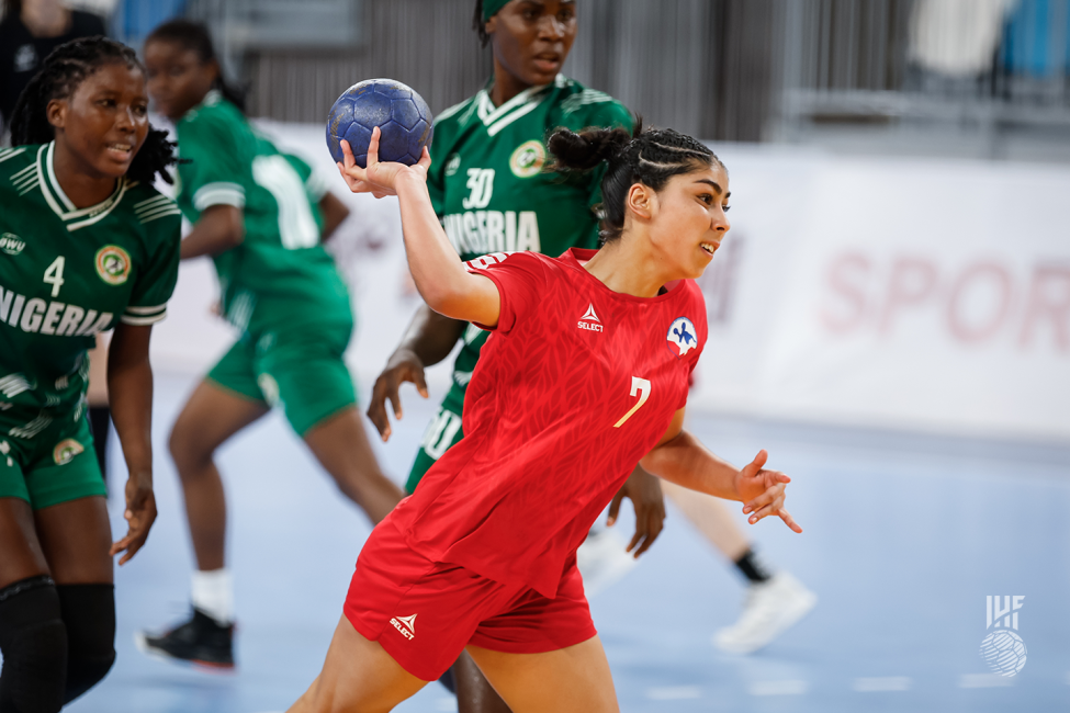 Chile player shooting