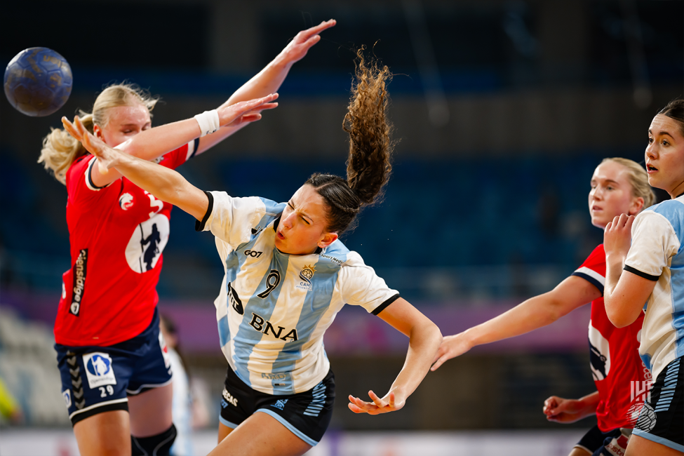 Argentina player shooting