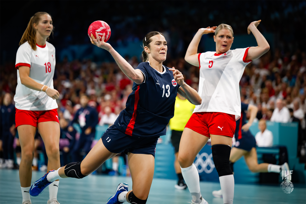 Paris 2024 women's handball Norway vs Denmark