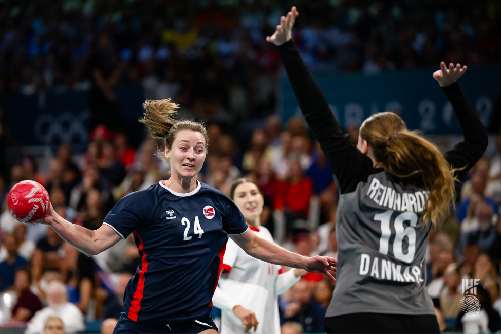 Paris 2024 women's handball Norway vs Denmark