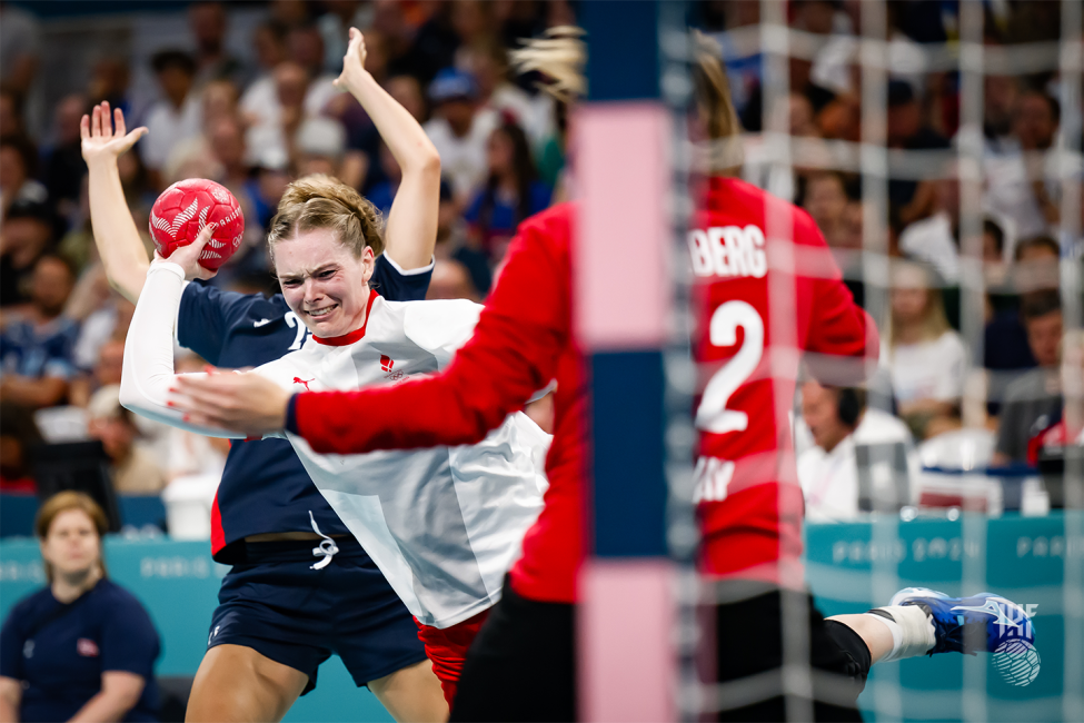Paris 2024 women's handball Norway vs Denmark