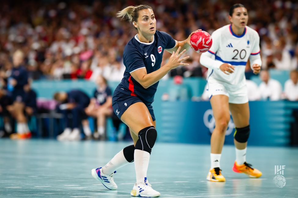 Paris 2024 women's handball Norway vs France