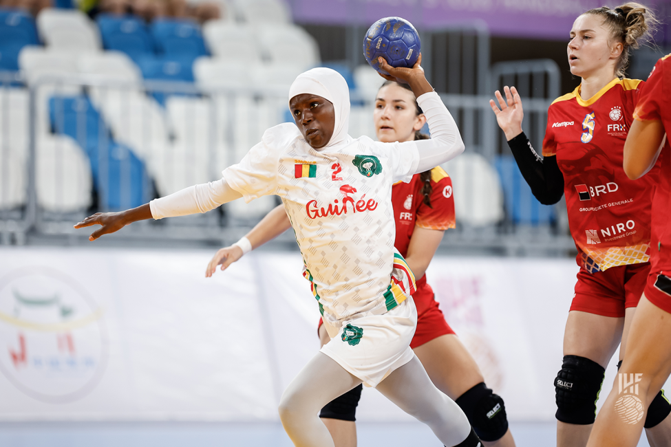 Guinea player shooting