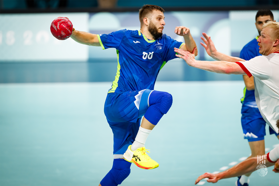 Paris 2024 men's handball Slovenia vs Denmark