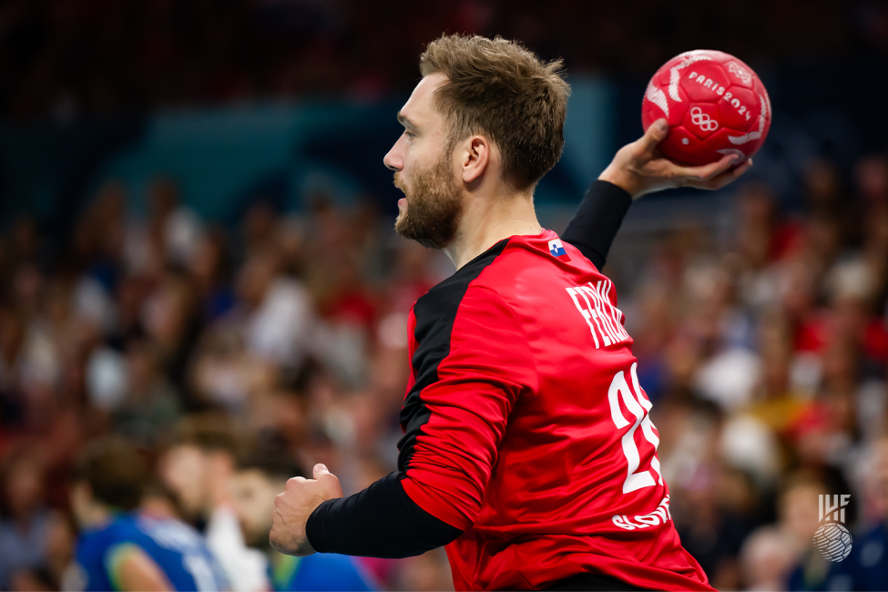 Paris 2024 men's handball Slovenia vs Denmark